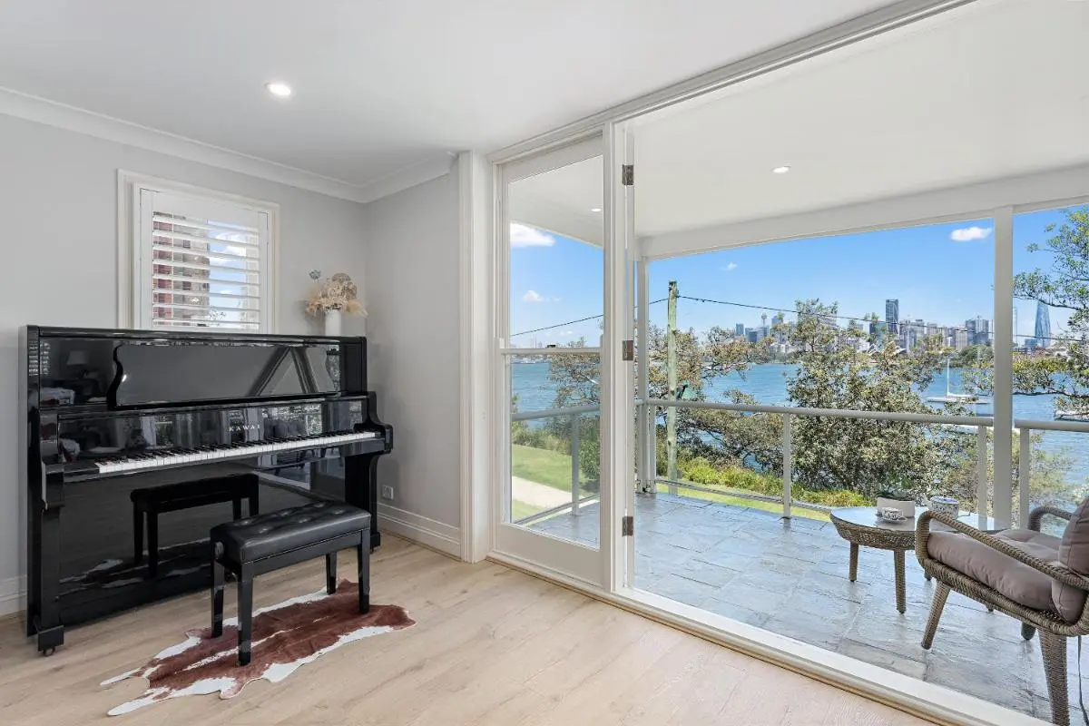 Image 5 of Harbourfront Haven 4BR Retreat with Stunning Views of Sydney Iconic Landmarks