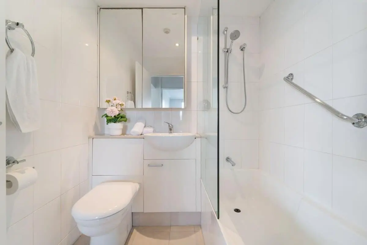 Image 2 of Harbourside #32