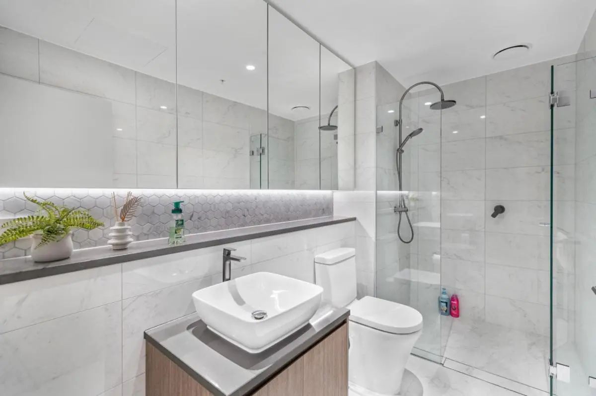 Image 6 of High level deluxe 2 bedroom APT