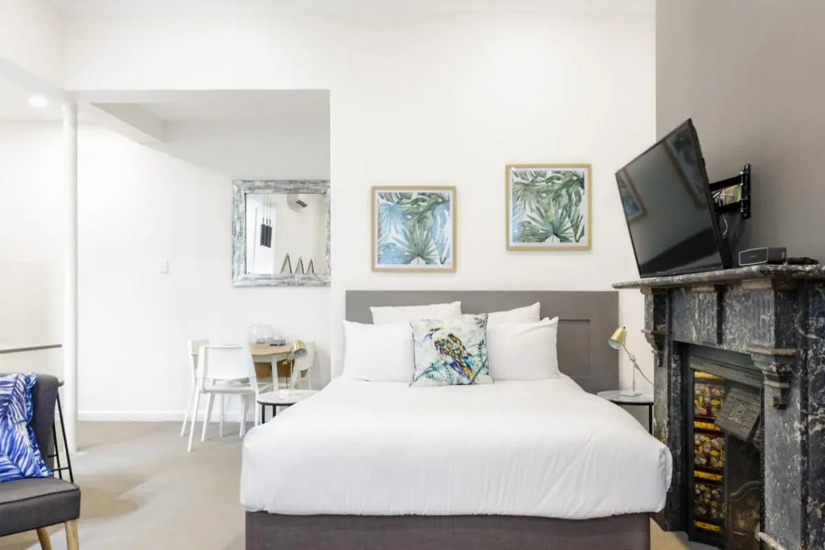 Image 6 of Huge Designer Studio Next to Lovely Park