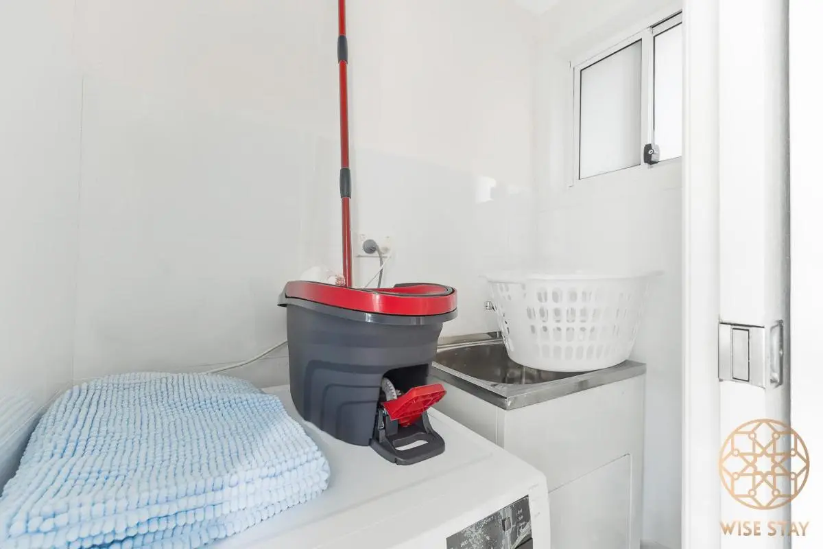 Image 2 of Hurstville 2Br Granny flat near Shopping & Train