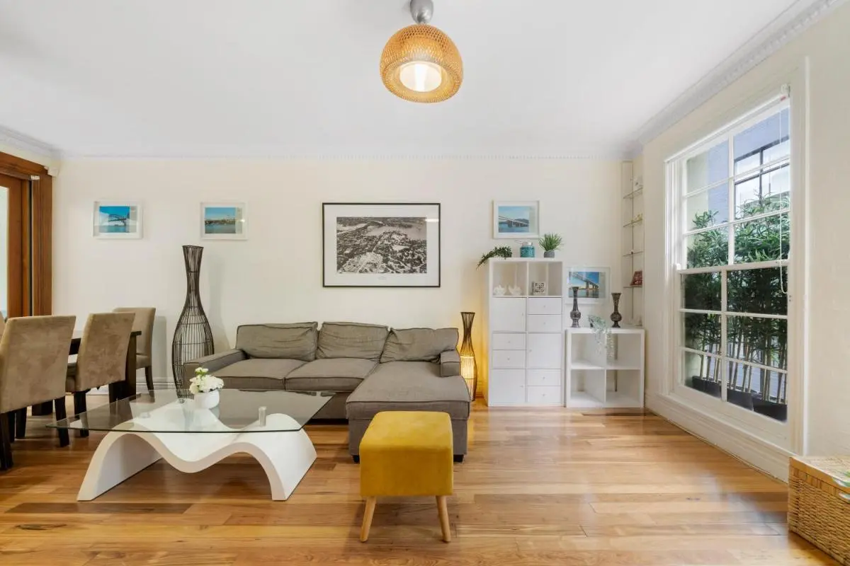 Image 3 of Ideally located 3 BR with Parking & Central & Darling Harbour-10 mins walk