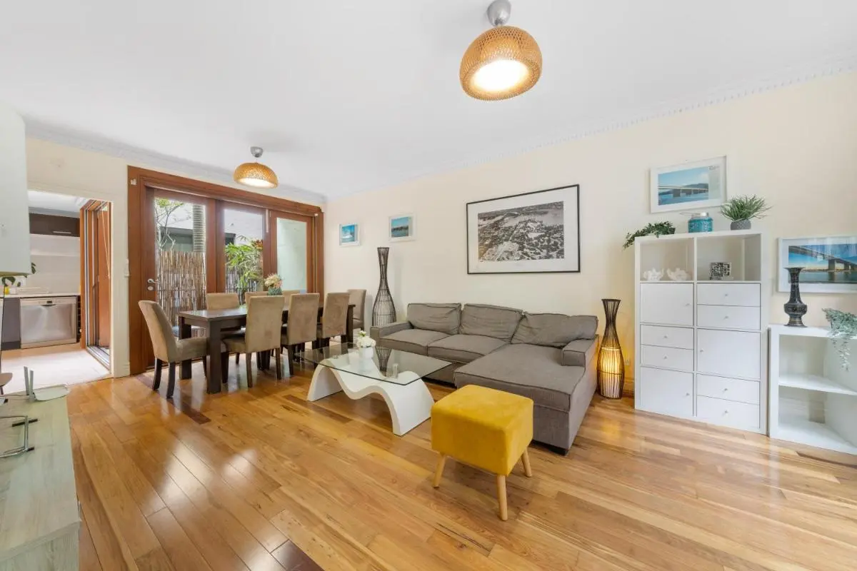 Image 1 of Ideally located 3 BR with Parking & Central & Darling Harbour-10 mins walk