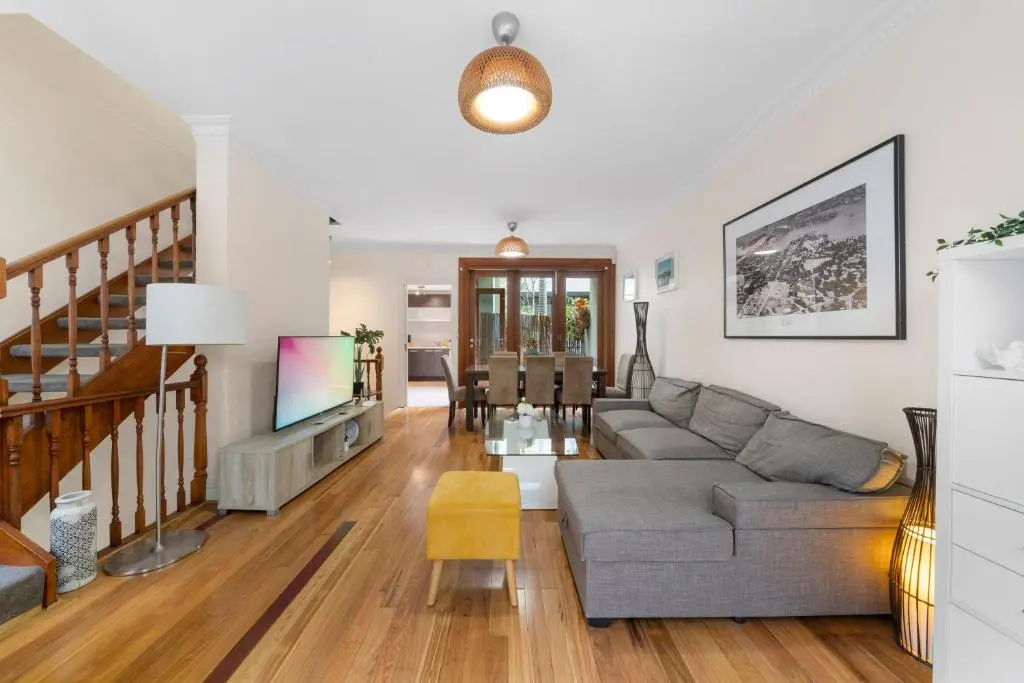 Image of Ideally located 3 BR with Parking & Central & Darling Harbour-10 mins walk