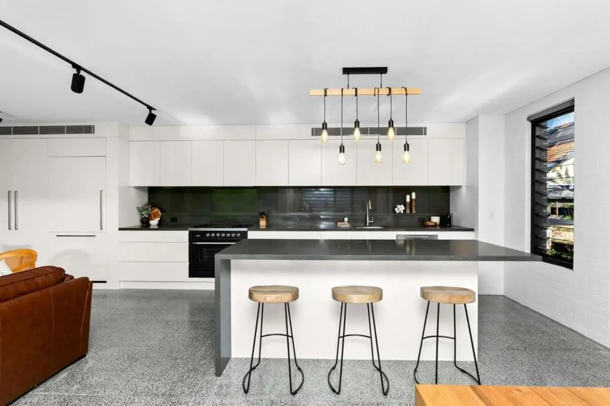 Image 3 of Impeccable 3-Bed Home Near the Beach