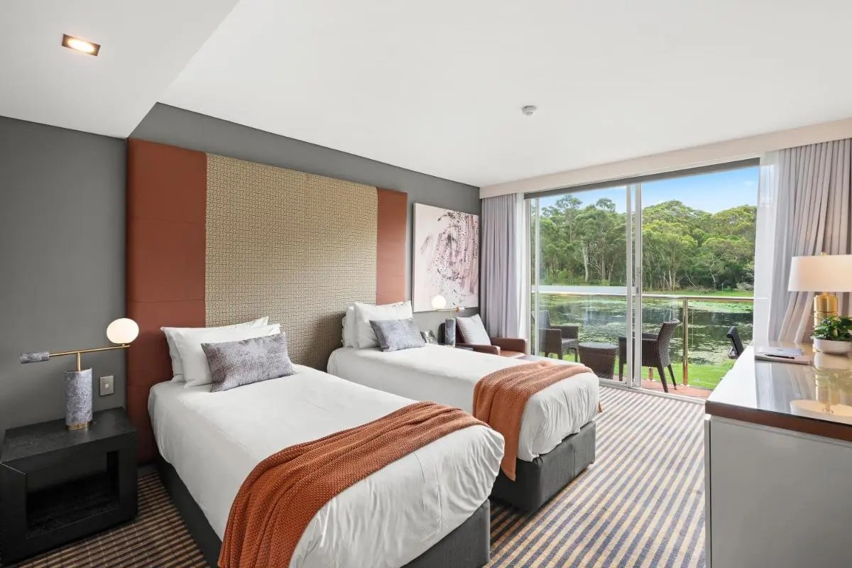 Image 1 of Lakeside Hotel and Conference Centre