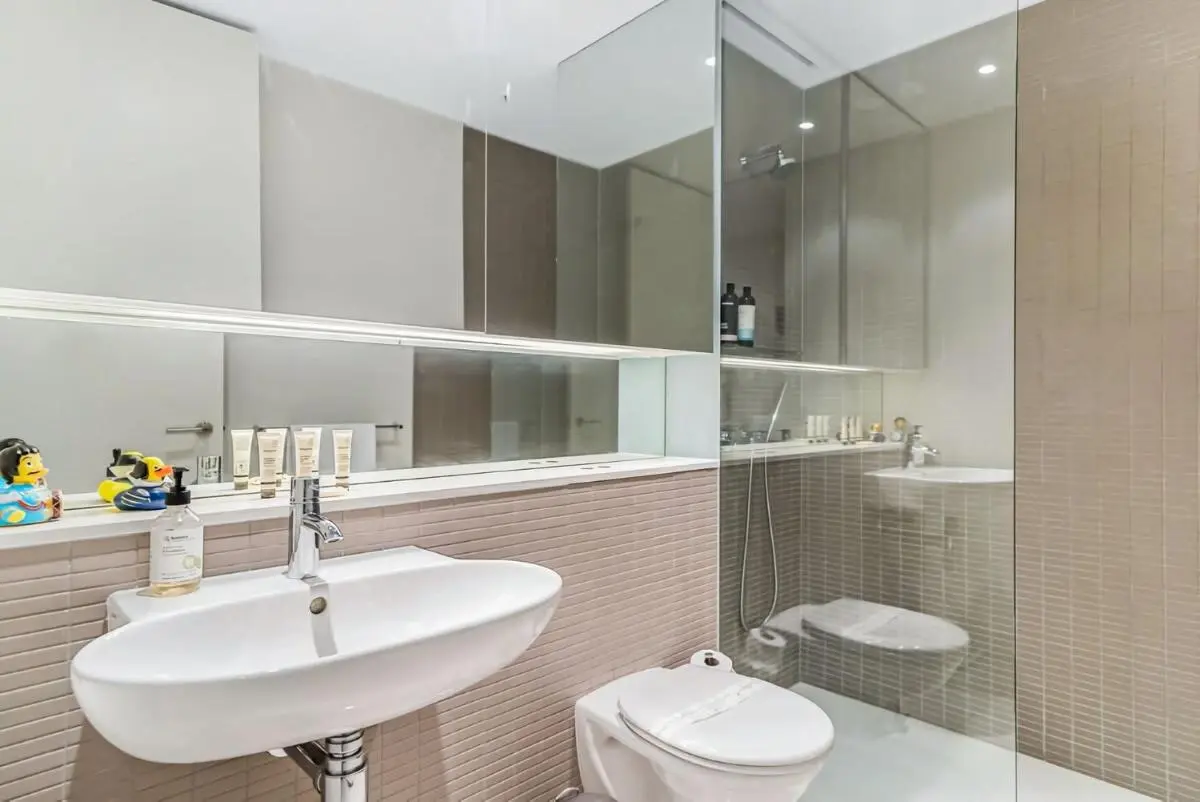 Image 2 of Leafy Inner City Apartment Camperdown