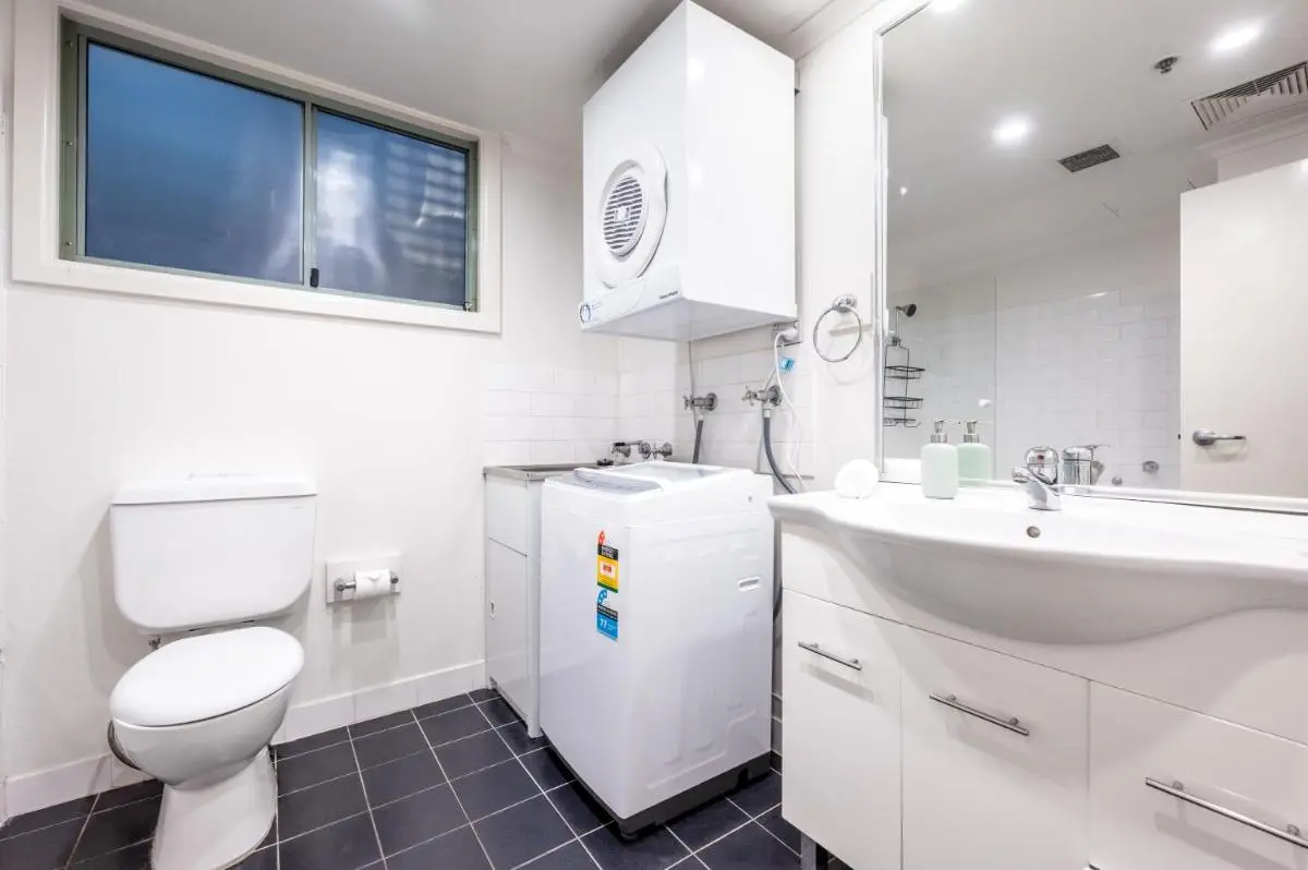 Image 2 of Light Resort Style Haven in Darling Harbour