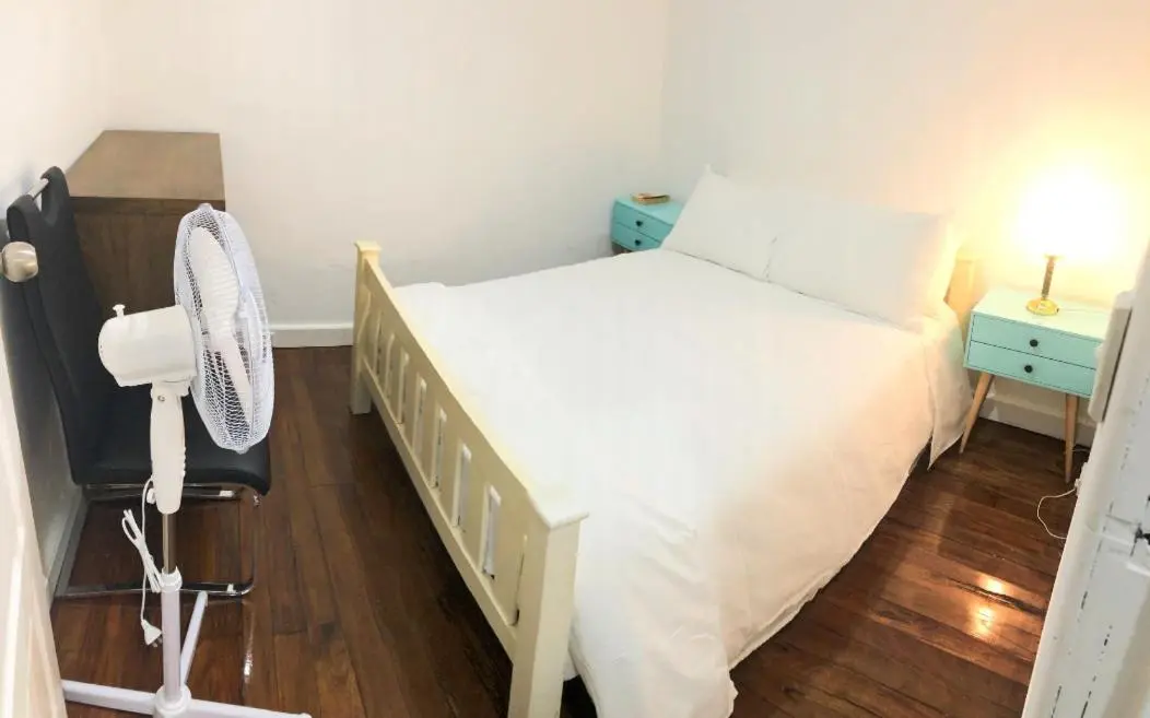 Image 3 of Low price clean linen and free stuff No 2 plenty of on street parking G1