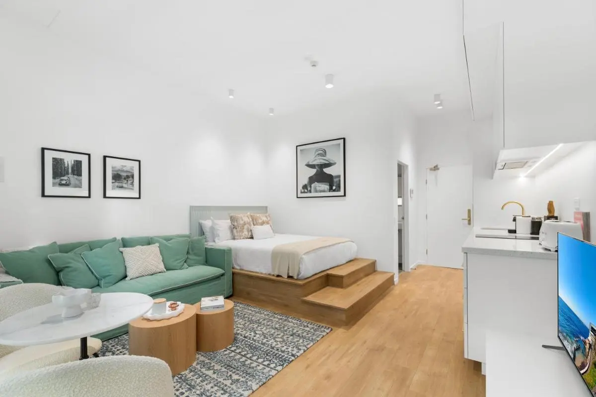 Image 3 of Luxe Central Studio 4 – Close to Randwick