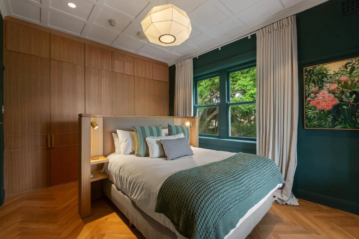 Image 6 of Luxe Lavender Bay – An Iconic Couple’s Nest