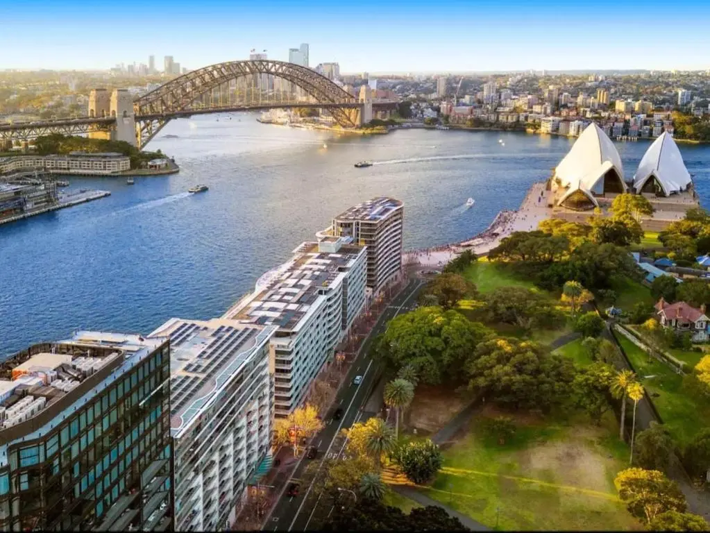 Image of Luxurious Apartment Only 250m Walk to Opera House