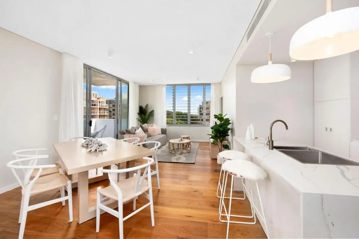 Image 3 of Luxurious Bondi Beach Apt Stunning Balcony Views