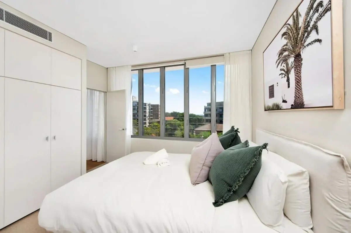 Image 6 of Luxurious Bondi Beach Apt Stunning Balcony Views