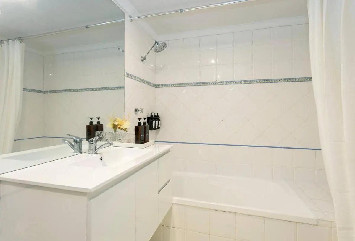 Image 2 of Luxurious Manly Retreat with Beachside Bliss