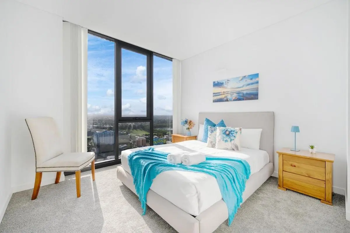 Image 6 of Luxury 2Br Apt Near Train Shopping Center