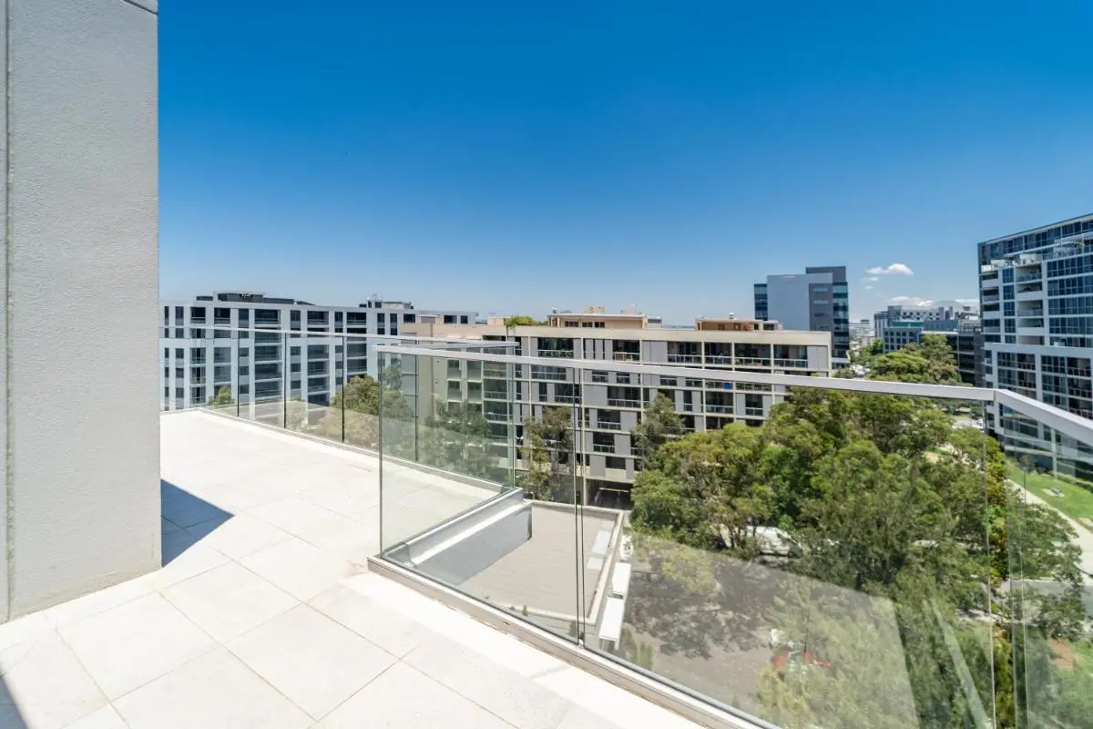 Image 5 of Mascot Spacious Loft Apt Near Train