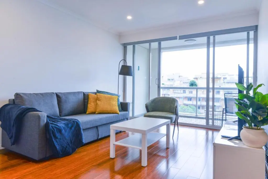 Image of Modern Darling Harbour 2BR Apt Walk to Everything