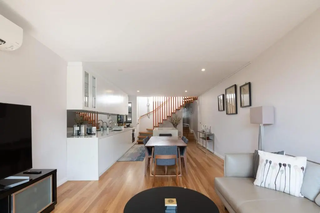 Image of Modern Home in Erskineville w AC and Parking