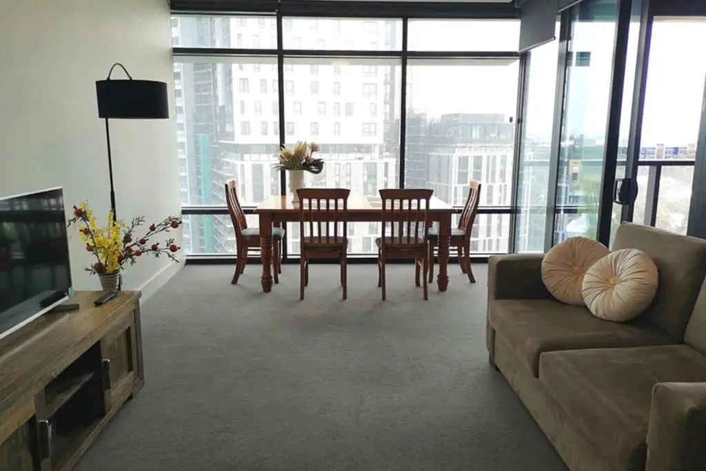 Image 4 of Modern apartment+office w Parking @ Olympic Park