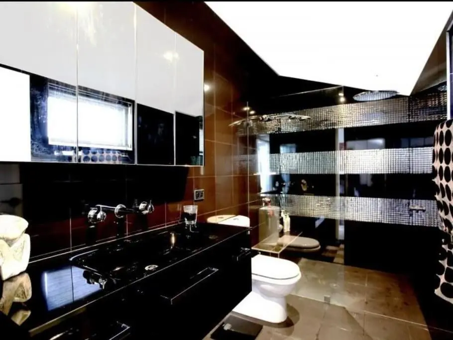 Image 2 of Modern spacious 3 bedroom penthouse in Enmore