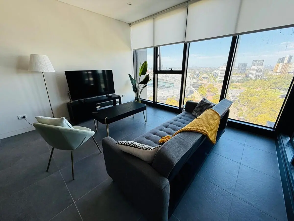 Image 4 of New Olympic park 3Beds Condo -Parking, Pool, Gym 21