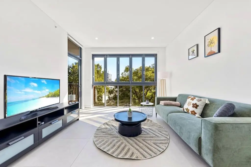 Image 5 of Oasis Near CBD, Close to EVERYTHING!!!