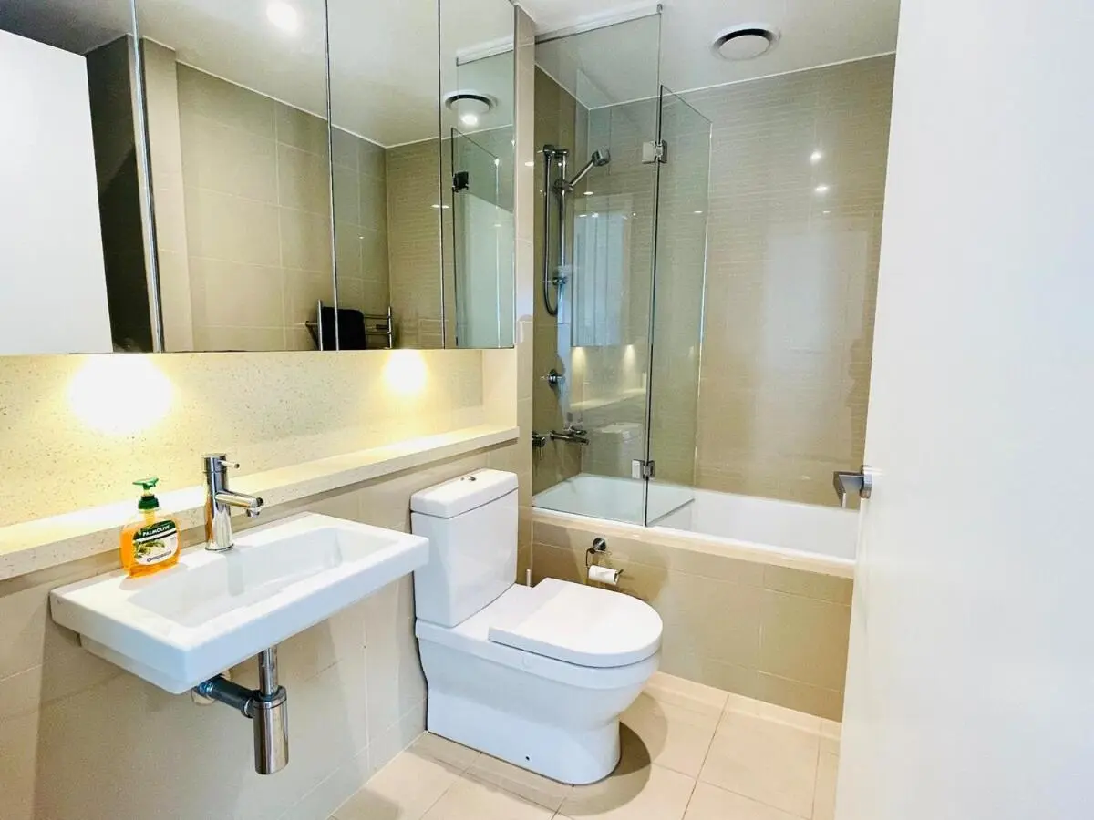 Image 2 of Olympic Park Amazing 2 bed 2 bath Condo Parking,Wi-Fi