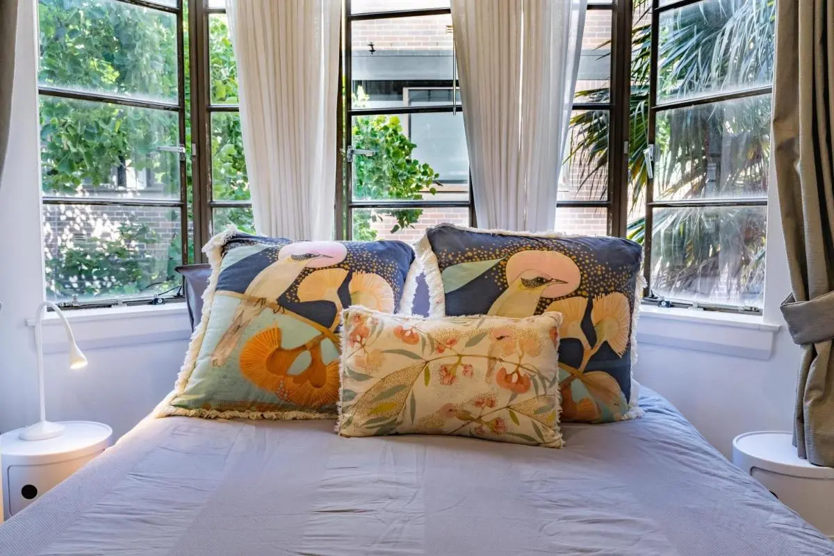 Image 6 of Oversized Potts Point Studio