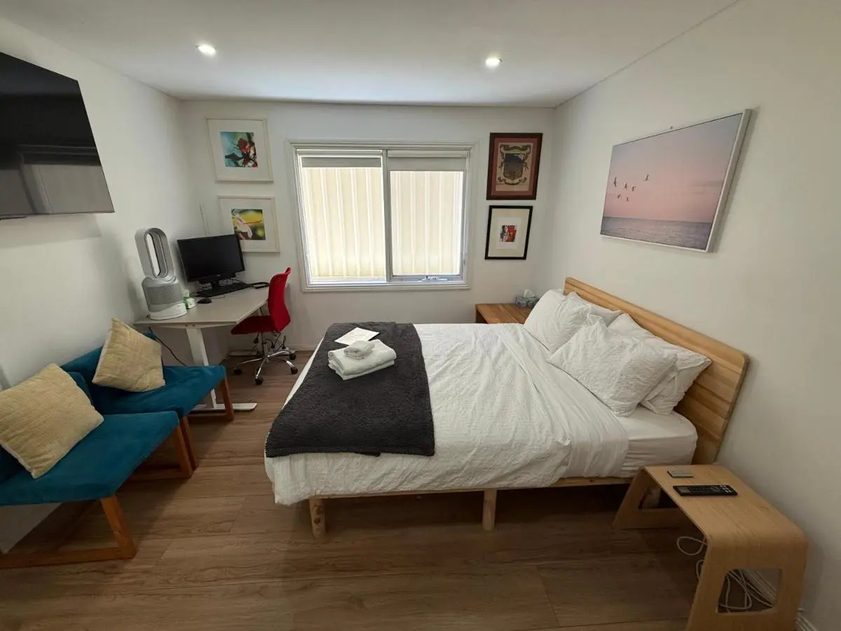 Image 4 of Private 1 bedroom apartment near beach and shops