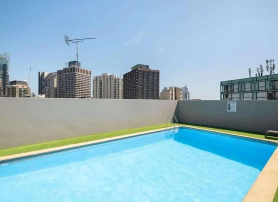 Image 2 of Renovated Central Studio w pool & just off Oxford St