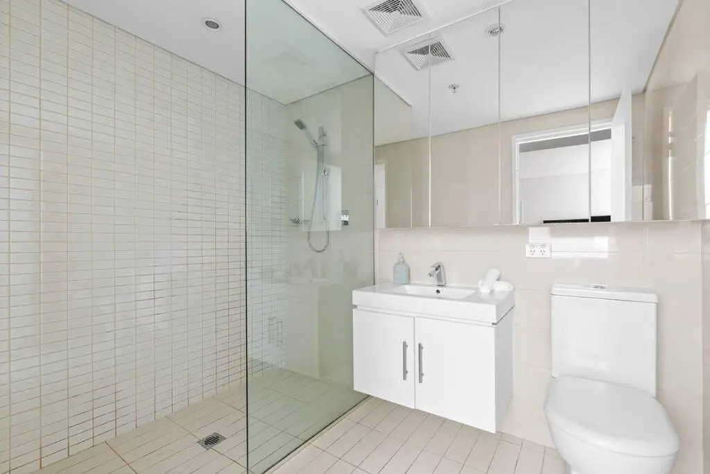 Image 2 of Secluded Surry Hills Escape with Private Balcony