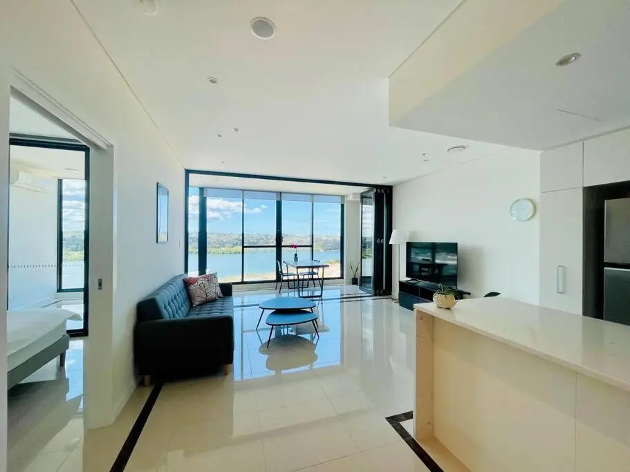 Image 4 of Sensational waterview 2Bed2baths Apt -WiFi Parking