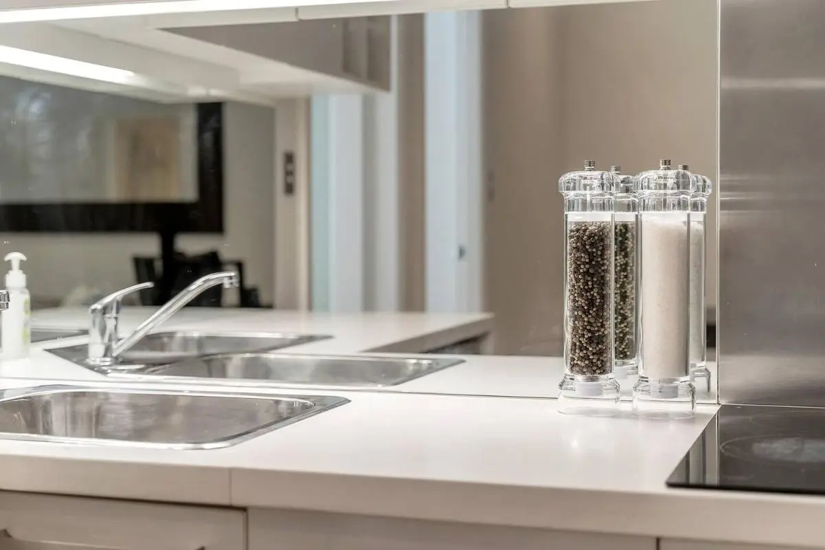 Image 2 of ‘Simply Sydney’ City Living off Wharf Roadway