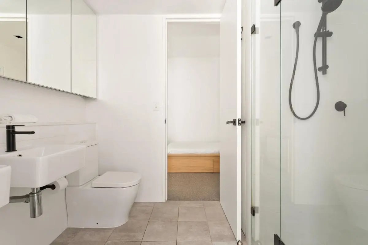 Image 4 of Sleek 2-Bed Apt Metres to Beach