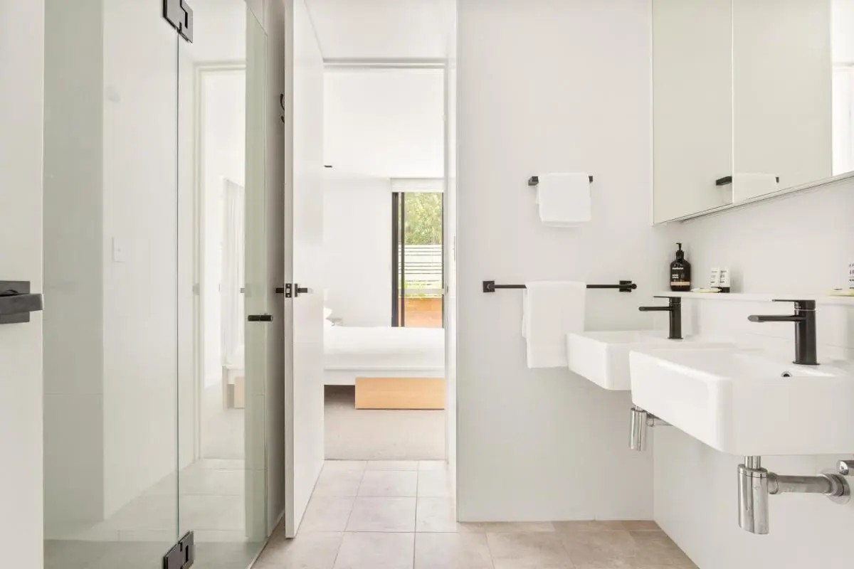 Image 3 of Sleek 2-Bed Apt Metres to Beach