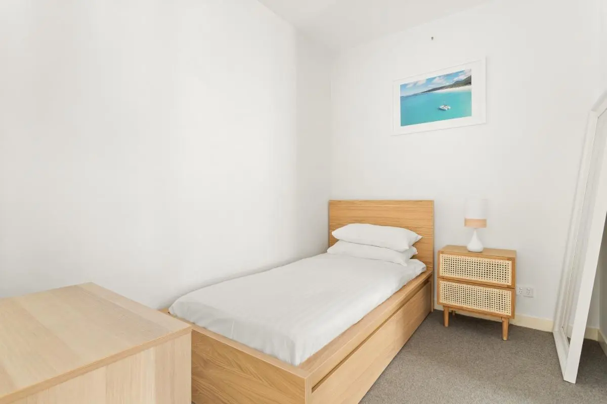 Image 5 of Sleek 2-Bed Apt Metres to Beach