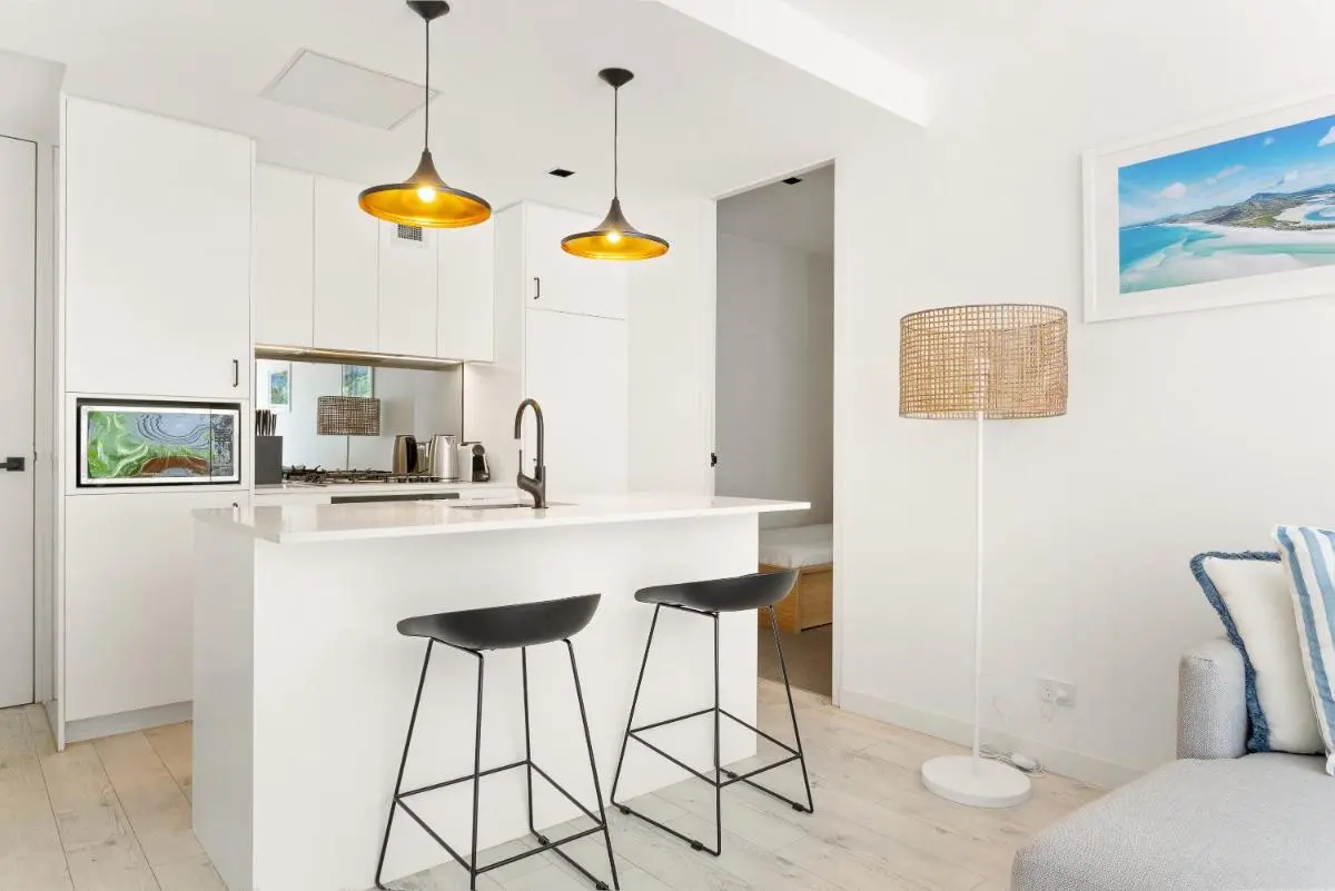 Image 1 of Sleek 2-Bed Apt Metres to Beach