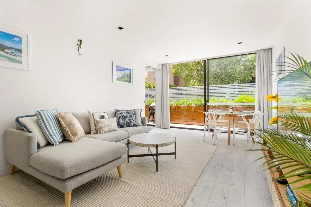 Image of Sleek 2-Bed Apt Metres to Beach