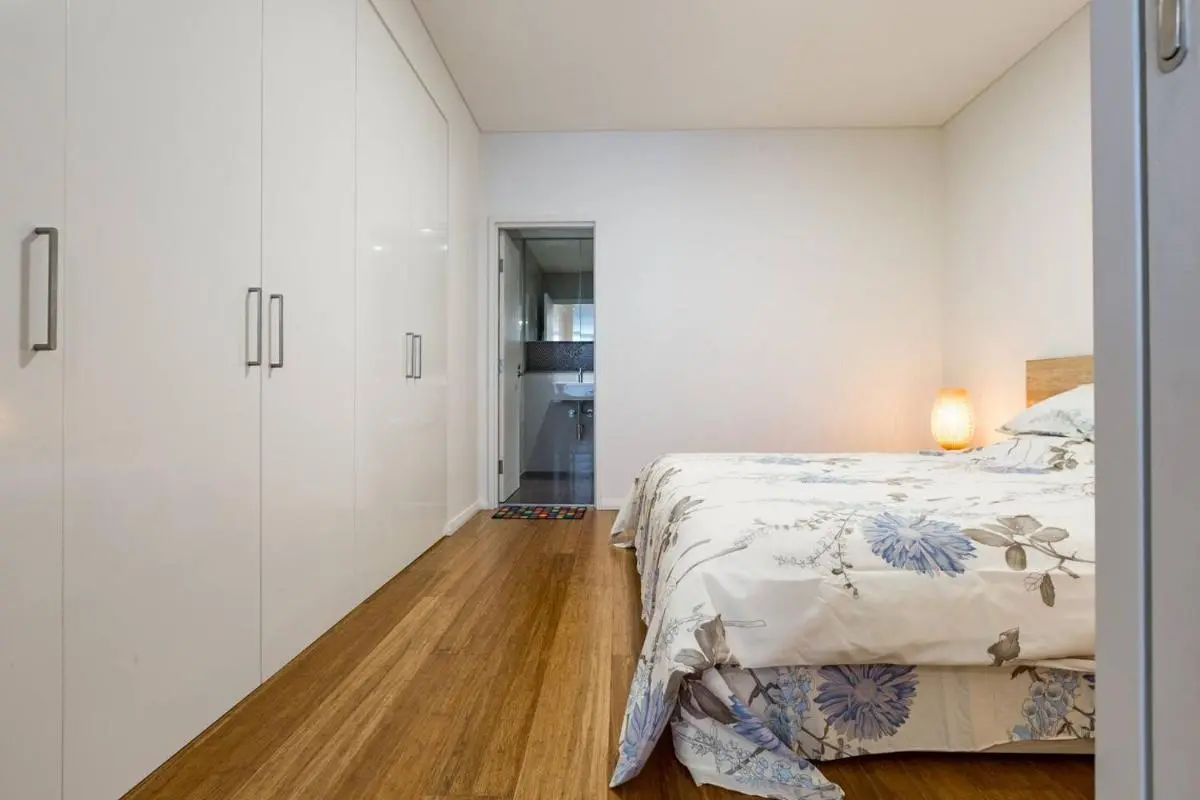 Image 6 of Sleek Chinatown Pad in the Heart of the CBD