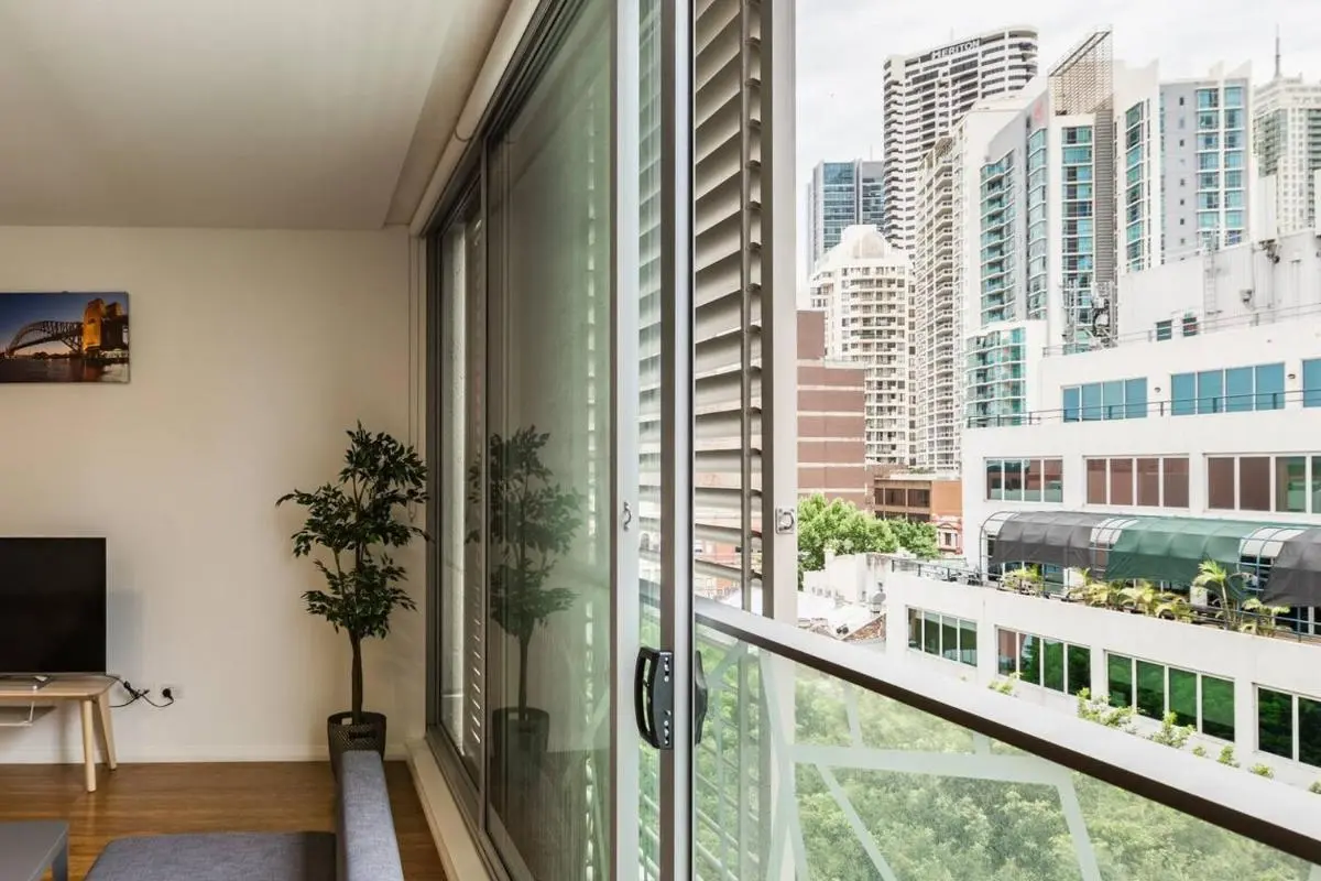 Image 4 of Sleek Chinatown Pad in the Heart of the CBD