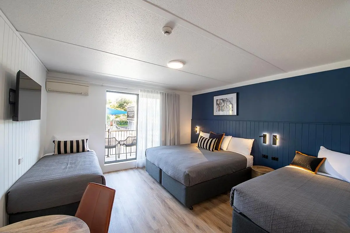 Image 1 of Southend Hotel