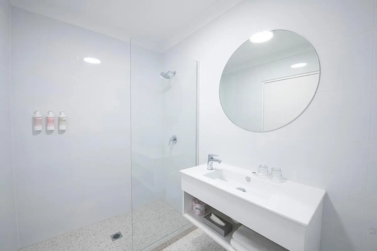 Image 2 of Southend Hotel