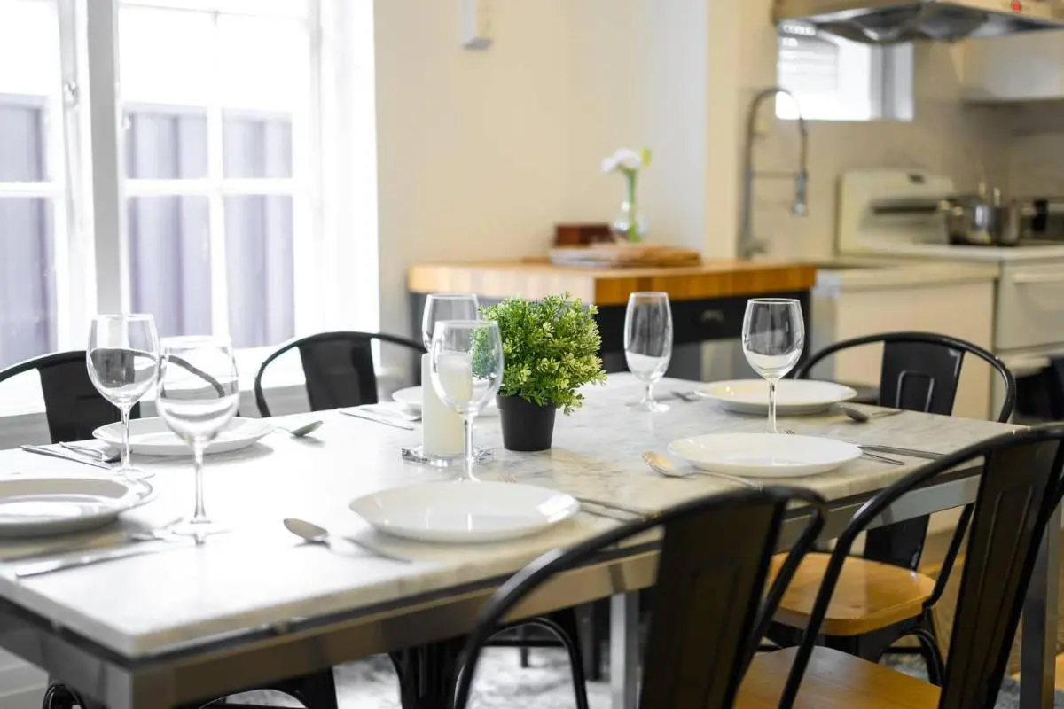 Image 6 of Spacious 4BR Straithfield house close 2 airport city