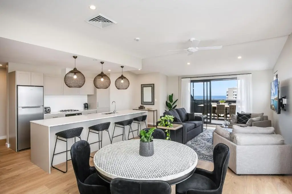 Image of Spacious Penthouse Fabulous Harbour & Ocean Views