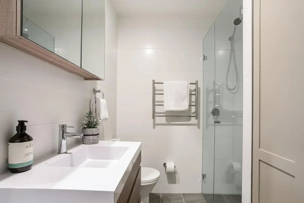 Image 2 of Spacious Penthouse Fabulous Harbour & Ocean Views