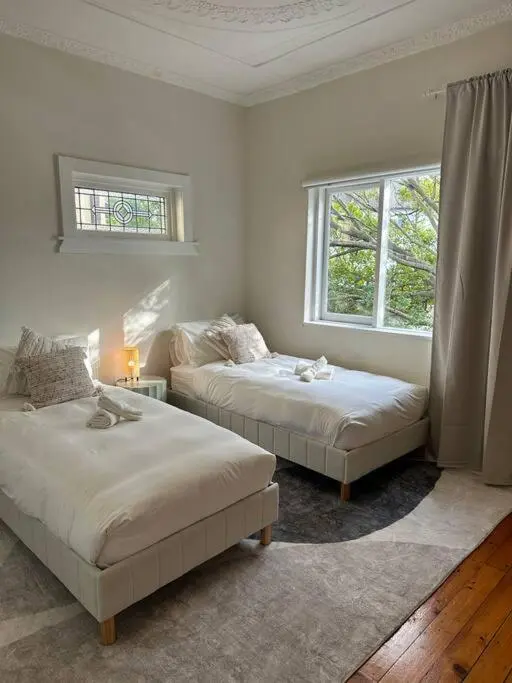 Image 3 of Spacious house with BBQ, outdoor areas and parking