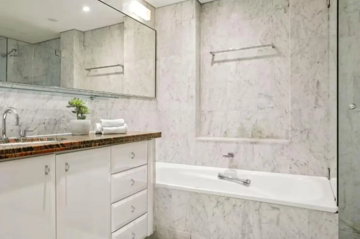 Image 6 of Spectacular Apartment with Harbour Bridge Views