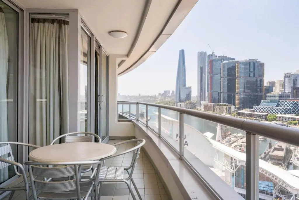 Image of Spectacular Darling Harbour View Apartment & Parking