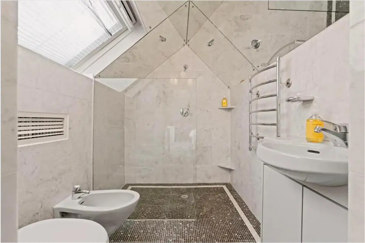 Image 6 of Spectacular views in Kirribilli